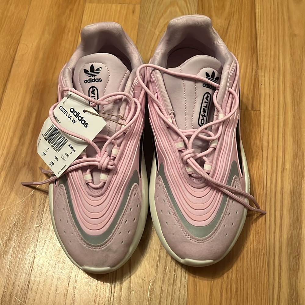 Adidas Originals Ozelia Light Pink/Black 8.5 New with Tags